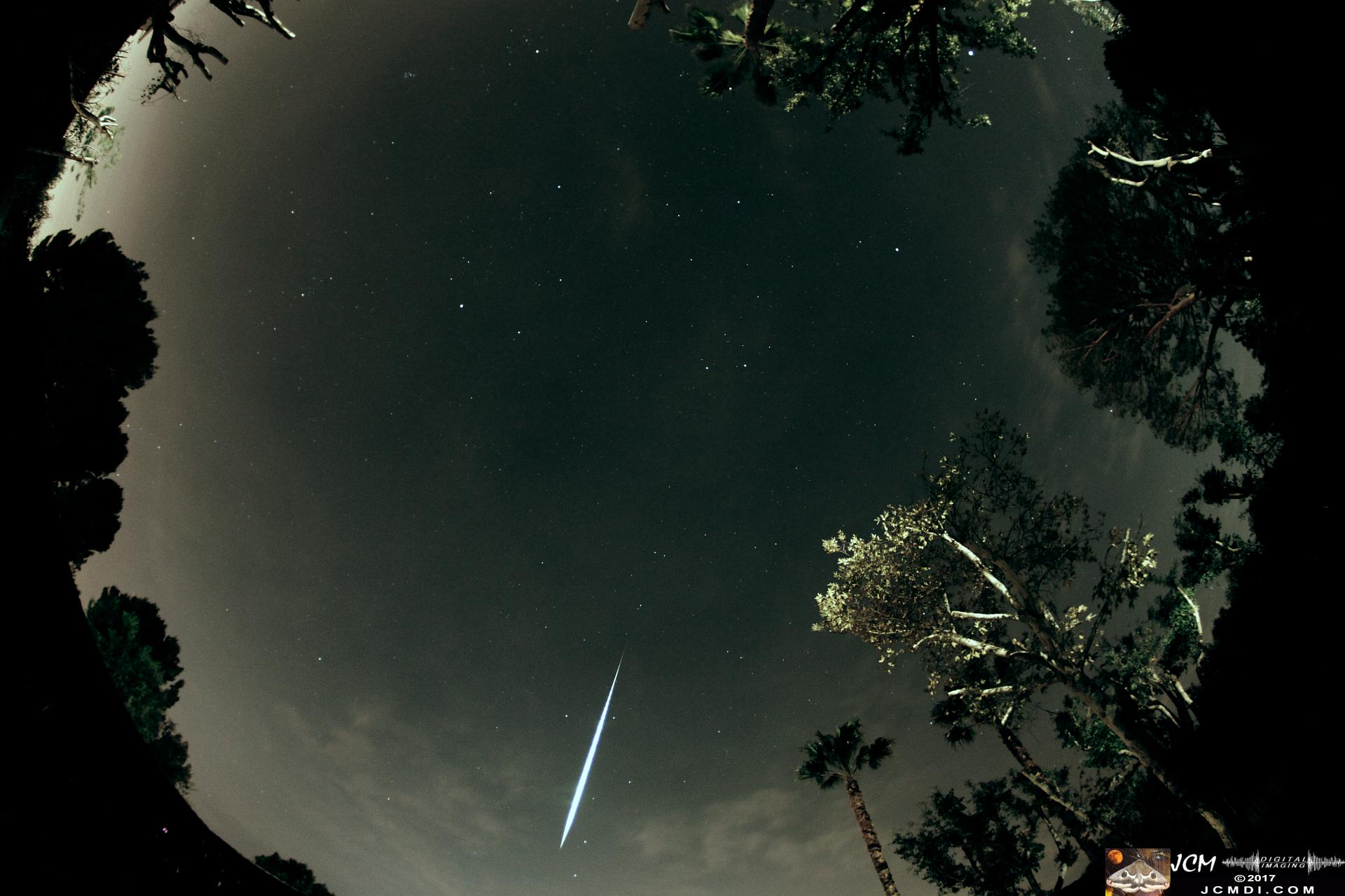Huge 2017 Geminid meteor shower streak, Tokina fisheye 10-sec exposure